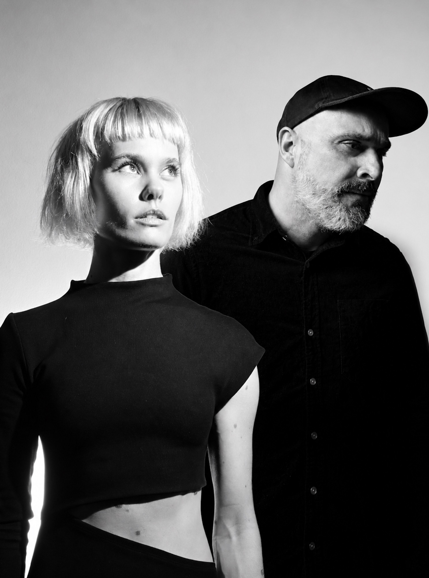 Digital Romance & Analog Synths: Idoru & Back From The Wave